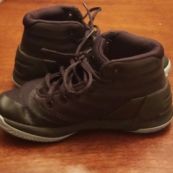 Under Armour Sneakers (Size 13.5) - Picture 4 of 6